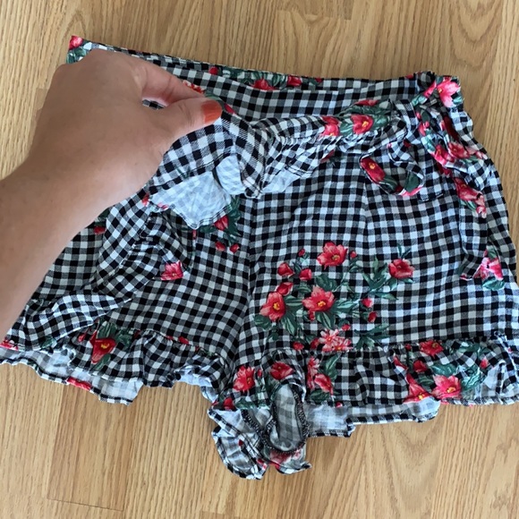 Never worn forever21 skort for spring! - Picture 2 of 4